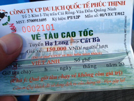 Chiếc tàu 09 - Việt Anh bỏ chuyến bất thường vì… bán vé tràn lan.