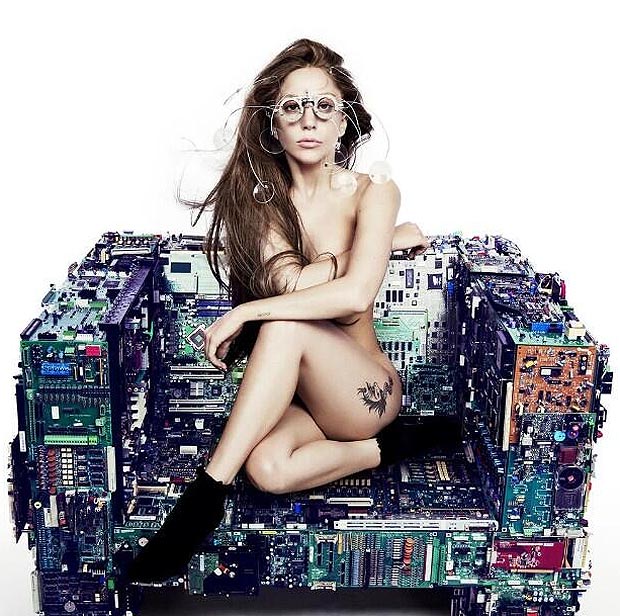 Hình ảnh nude hoàn toàn của Lady Gaga trên trang cá nhân
