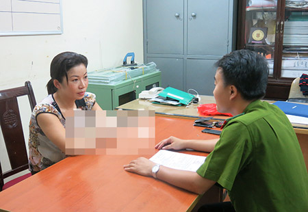 Chu Thị Hằng tại cơ quan công an, sau khi bị bắt