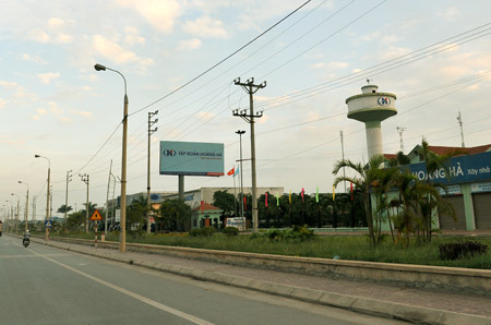 Nhiều doanh nghiệp tại xã Kim Sơn, huyện Đông Triều, Quảng Ninh góp sức xây dựng NTM tại địa phương.    