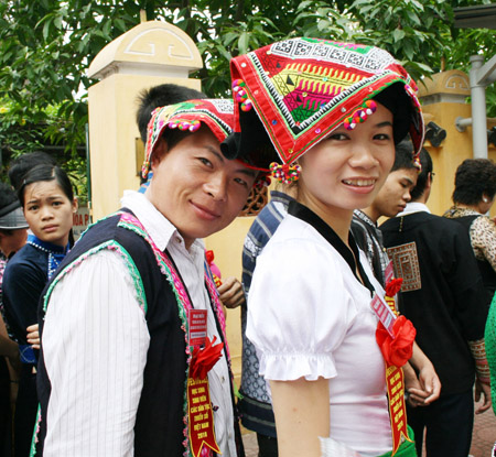 Anh Tráng Seo Pao và thiếu nữ Thái. 