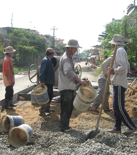 Hội An đang  tập trung nguồn lực để xây dựng hoàn chỉnh  kết cấu hạ tầng và giao thông nông thôn. 