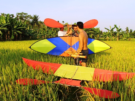 Thú chơi diều sáo là một trò chơi thú vị dành cho mọi lứa tuổi. Cùng gia đình và bạn bè, hãy mang điều sáo của mình đến công viên và thử bay lên cao. Với màu sắc tươi sáng và họa tiết đẹp mắt, chiếc diều sáo sẽ tạo ra nhiều hình dáng độc đáo trên bầu trời xanh.