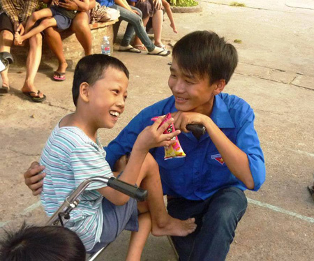 Quang là một tình nguyện viên tích cực trong các hoạt động từ thiện xã hội
