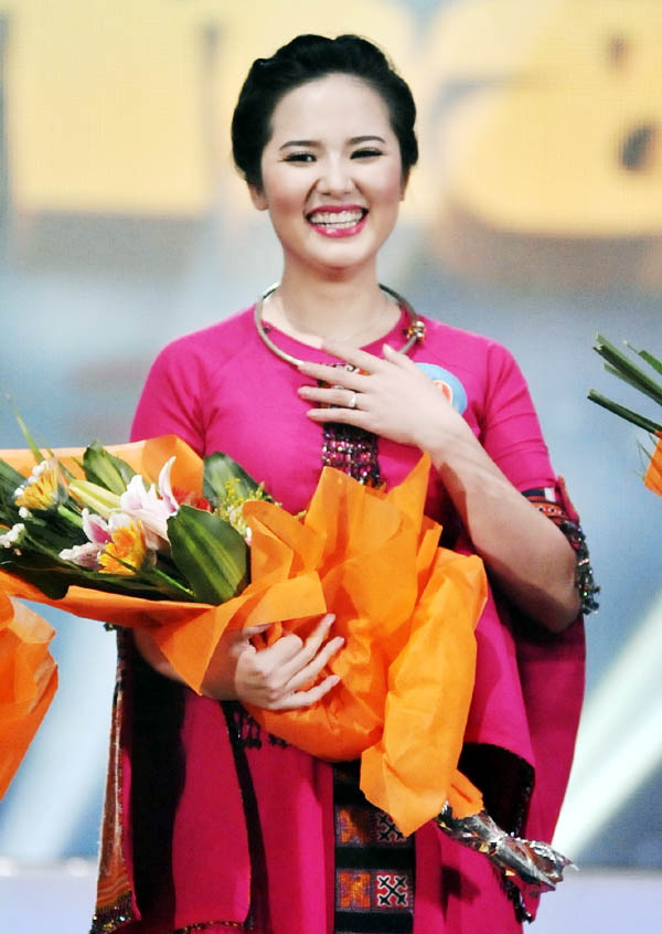 Phạm Thị Thùy Dung giành giải khán giả yêu thích và giải nhì phong cách dòng nhạc dân gian