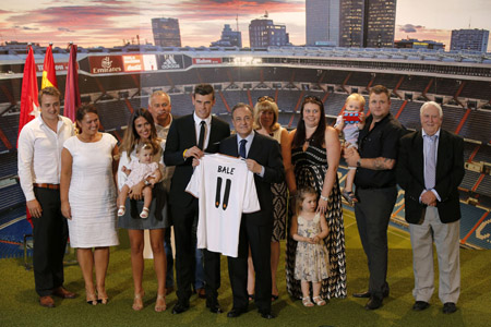 Đại gia đình nhà Bale hân hoan trong ngày Bale ra mắt ở Real Madrid