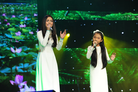 Cuộc thi Giọng hát Việt nhí tràn ngập các bài hát người lớn.