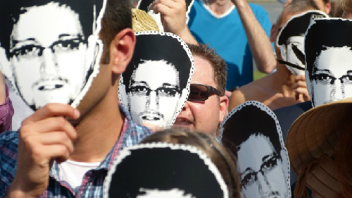 Những người ủng hộ Snowden biểu tình tại Berlin, Đức, hồi tháng 6. 