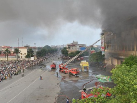 Ảnh vụ cháy Trung tâm thương mại TP Hải Dương (ảnh internet)