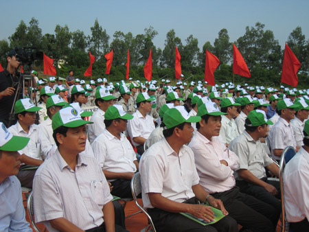 Lễ ra quân trồng cây vụ đông 2013 do Sở NNPTNT Hà Nội phát động. 