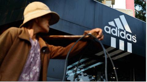 Adidas đang dịch chuyển dây chuyền sản xuất từ Trung Quốc vào Việt Nam 