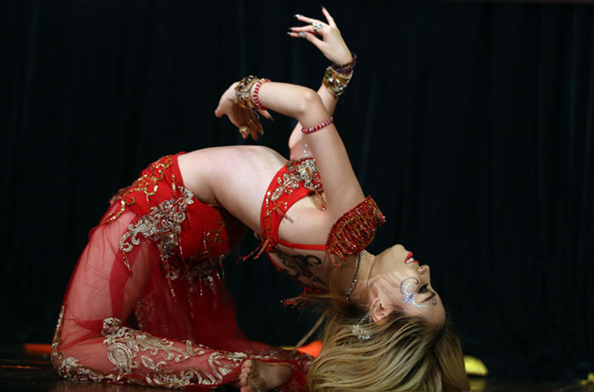 thieu nu nong bong trinh dien bellydance hinh anh 13