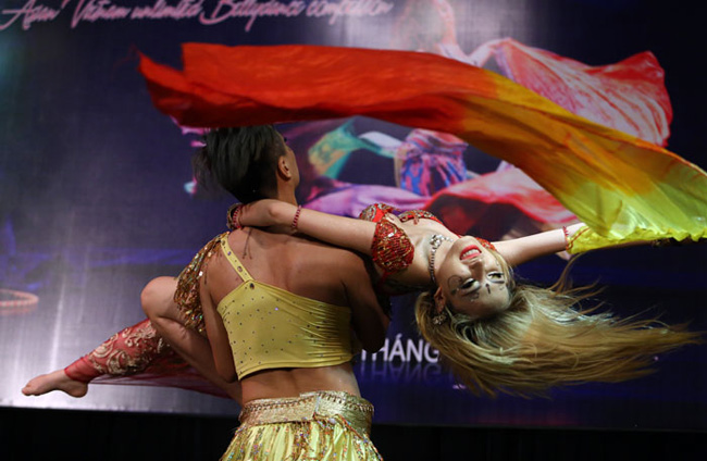 thieu nu nong bong trinh dien bellydance hinh anh 14