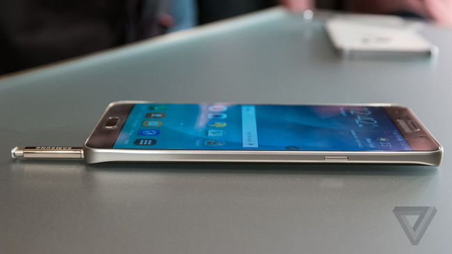 tren tay chiec samsung galaxy note 5 vua ra mat hinh anh 13