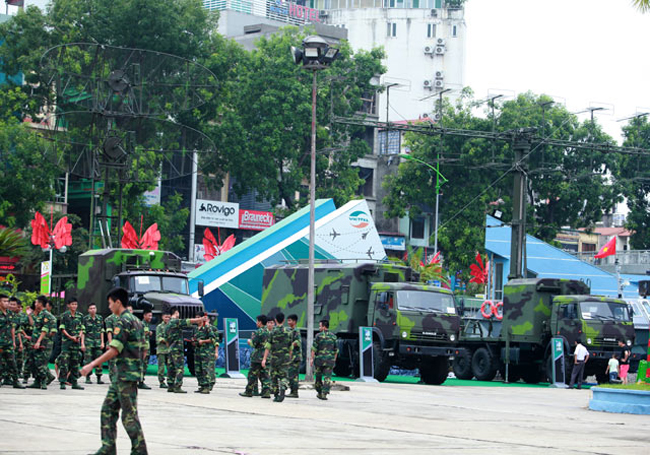 tan thay may bay khong nguoi lai va dan xe dac chung giua thu do hinh anh 11