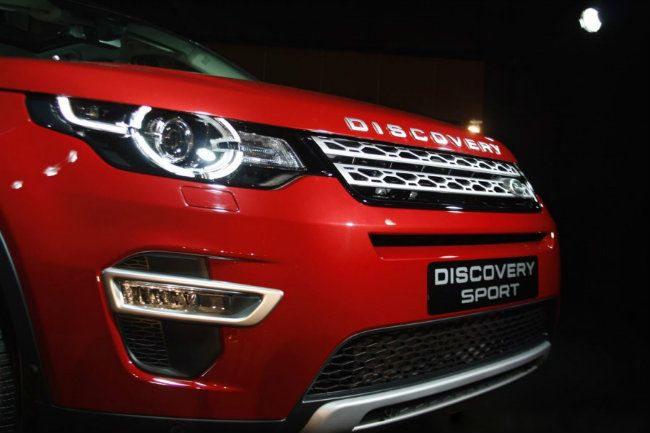 kham pha land rover discovery sport gia 1,5 ty dong hinh anh 3