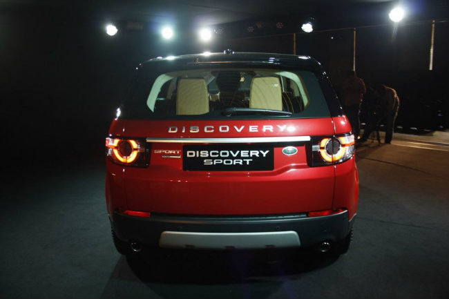 kham pha land rover discovery sport gia 1,5 ty dong hinh anh 6