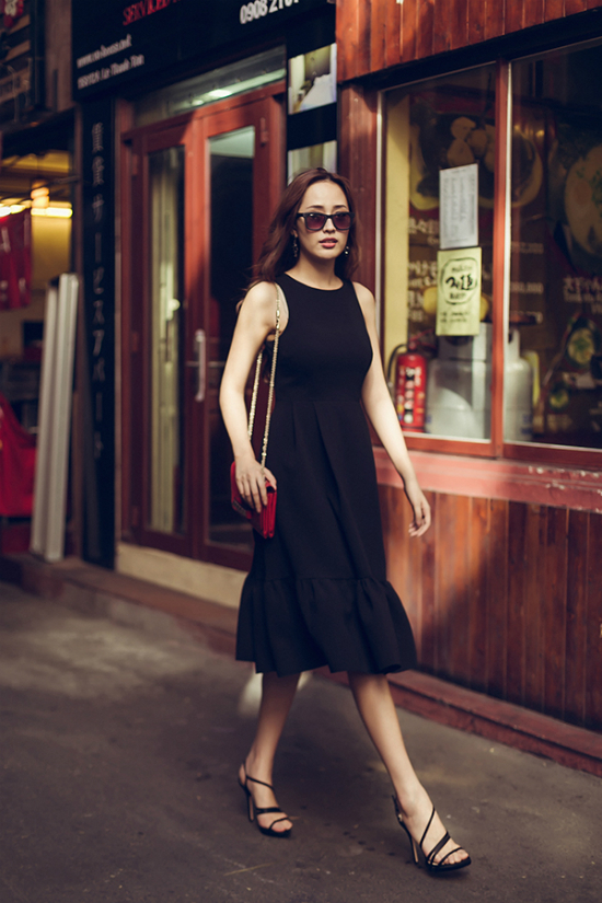 Street Style Sài Gòn: Nếu bạn là một người yêu thời trang thì đừng bỏ lỡ cơ hội khám phá phong cách đường phố Sài Gòn năng động và cá tính. Hãy để những bức ảnh Street Style Sài Gòn khơi gợi sự tò mò của bạn với những bộ trang phục sáng tạo và đậm chất cá nhân.
