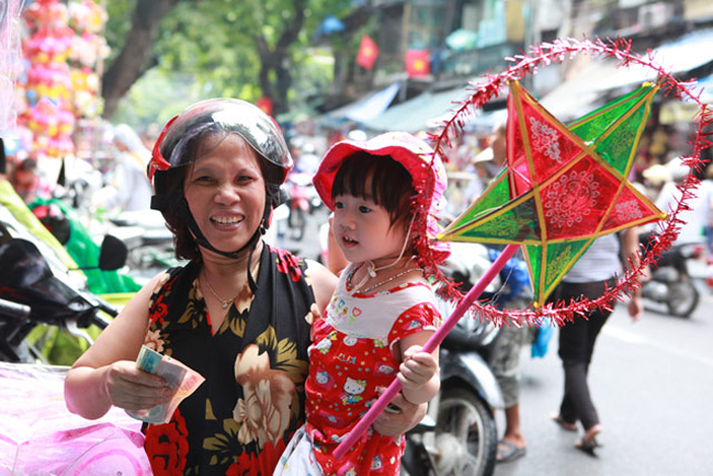 mu phu thuy, mat na quy “do bo” pho co hn don trung thu hinh anh 11