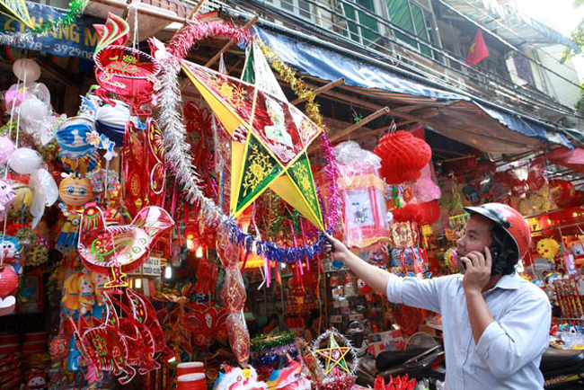 mu phu thuy, mat na quy “do bo” pho co hn don trung thu hinh anh 9