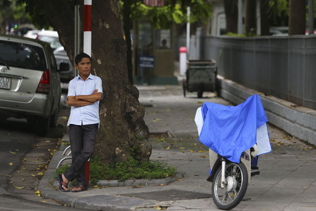 nguoi ha noi mac ao am don gio lanh dau mua hinh anh 7