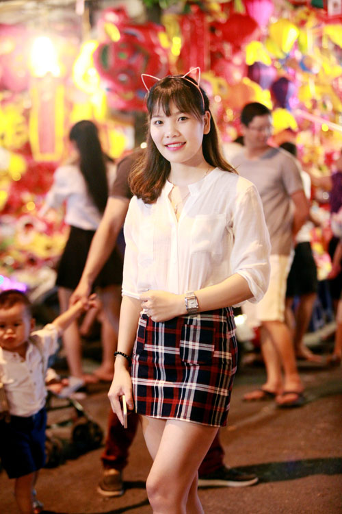 Photo] Thùy Tiên biến hóa 'đa sắc' trong bộ ảnh đón Trung Thu sớm |  Vietnam+ (VietnamPlus)