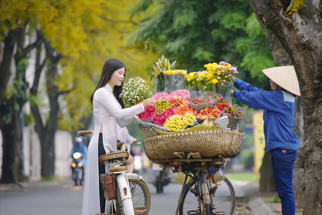 thieu nu diu dang giua khoanh khac ha noi sang thu hinh anh 10