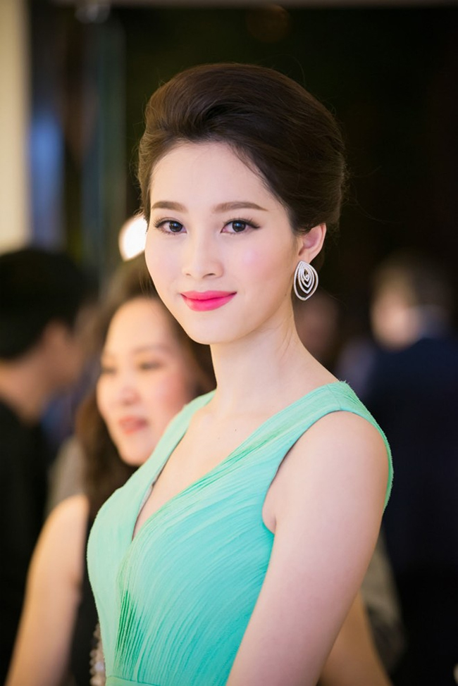 22 khoanh khac nhu tien giang tran cua hh thu thao hinh anh 2