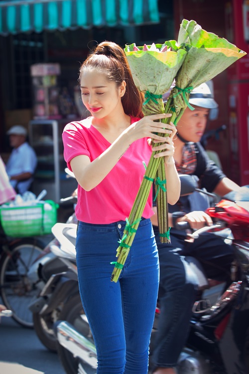 Hoa sen là biểu tượng của sự thanh cao và tinh khiết. Hãy xem hình ảnh này để cảm nhận được sự thanh tao và tuyệt vời của loài hoa này.