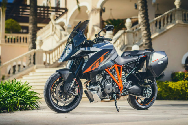 2017 ktm 1290 super duke gt: chien ma duong truong deo dai hinh anh 4