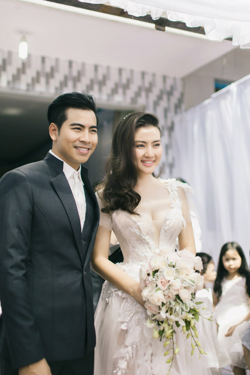 4 bộ váy Nhã Phương đặt may riêng cho lễ đính hôn và cưới | Tin tức Online