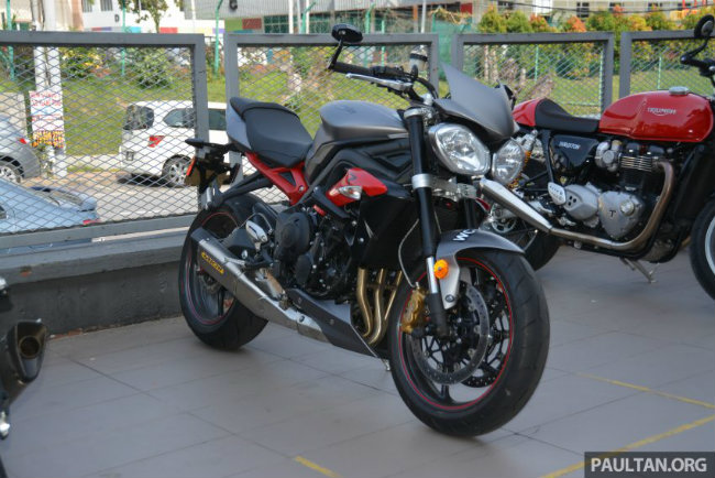 soi can ke xe moi 2016 triumph street triple 675r hinh anh 2