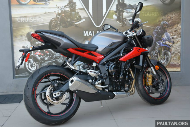 soi can ke xe moi 2016 triumph street triple 675r hinh anh 9