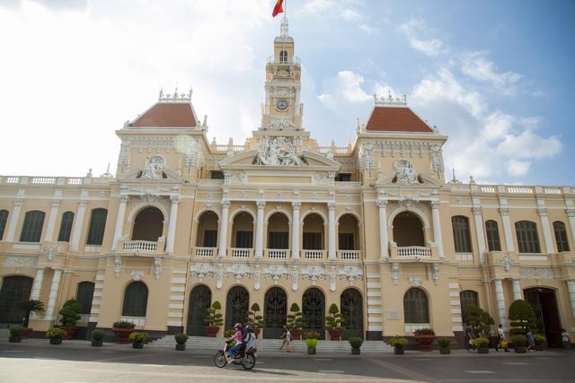 Những công trình kiến trúc Pháp cổ đẹp ngỡ ngàng tại Sài Gòn