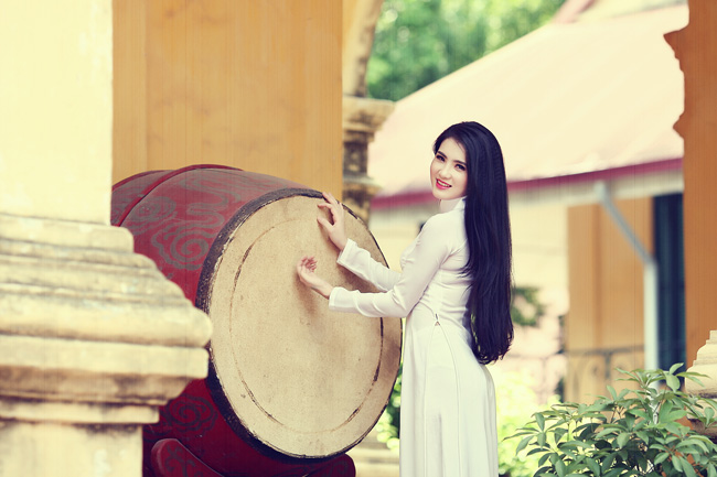 em gai cong vinh mac ao dai nho lai ngay khai giang hinh anh 9