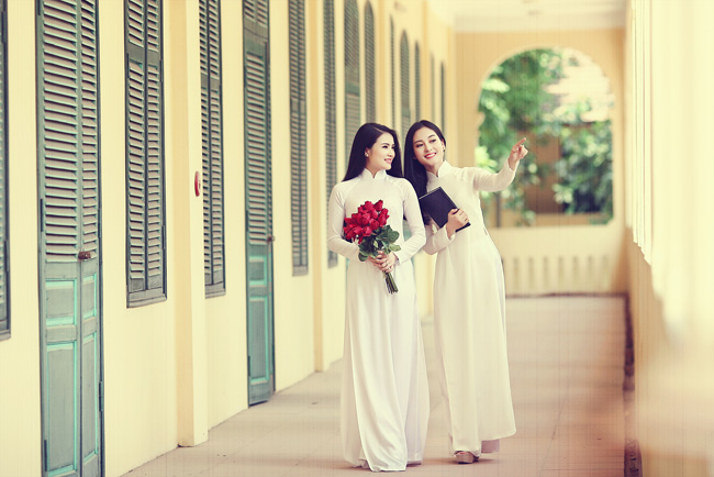 em gai cong vinh mac ao dai nho lai ngay khai giang hinh anh 4