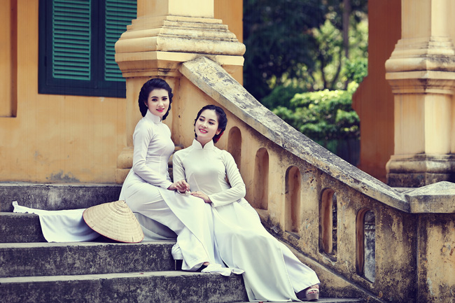 em gai cong vinh mac ao dai nho lai ngay khai giang hinh anh 11