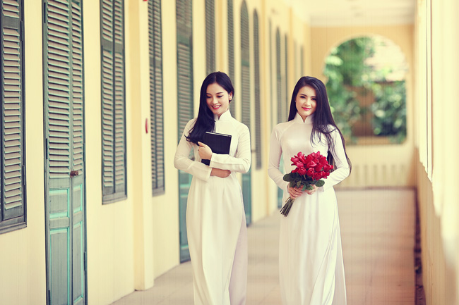 em gai cong vinh mac ao dai nho lai ngay khai giang hinh anh 5