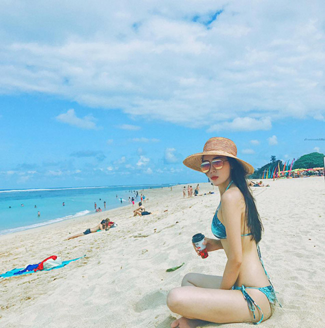 hoa hau ky duyen dien bikini, khoe body sexy tai dao bali hinh anh 2