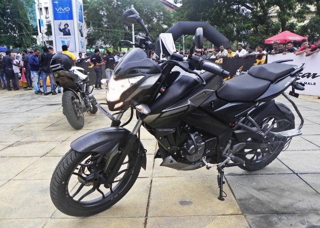 chi tiet anh thuc bajaj pulsar ns160 gia 27,5 trieu dong hinh anh 1