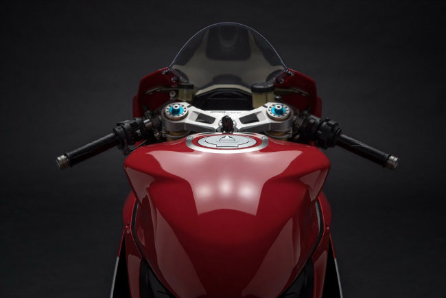 ngam ducati 1299 panigale r final edition gia 1 ty dong hinh anh 15