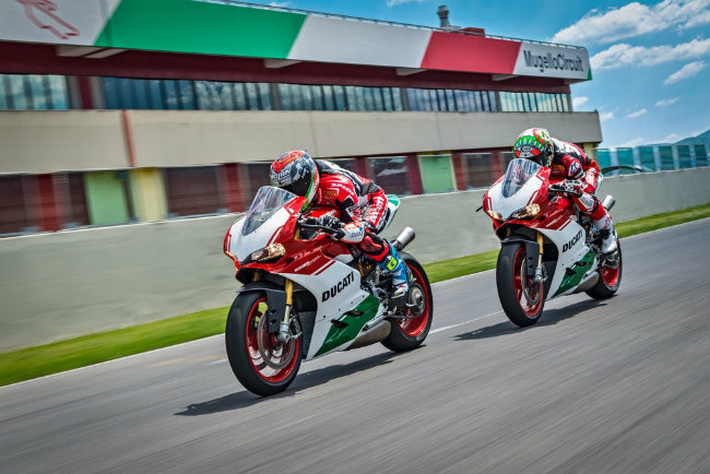 ngam ducati 1299 panigale r final edition gia 1 ty dong hinh anh 5