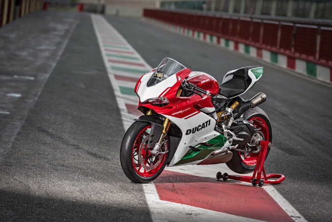 ngam ducati 1299 panigale r final edition gia 1 ty dong hinh anh 4