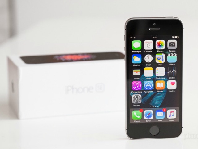 iPhone SE giảm giá sốc chỉ còn 4,5 triệu đồng