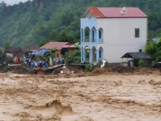 Mưa lũ tàn phá Tây Bắc, hàng chục người chết và mất tích