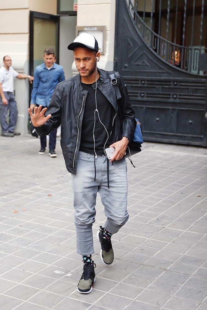 Neymar xúc phạm bạn trai của mẹ - VnExpress Thể thao