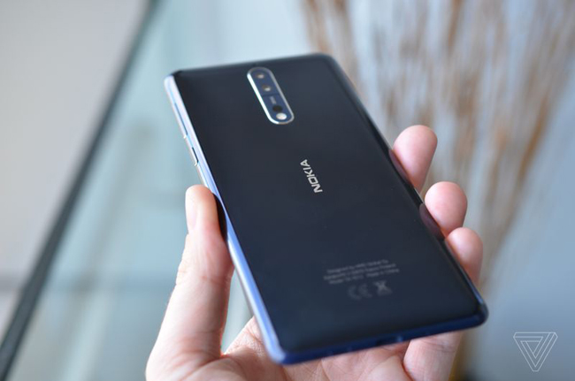 tren tay nokia 8 cau hinh khung vua moi 