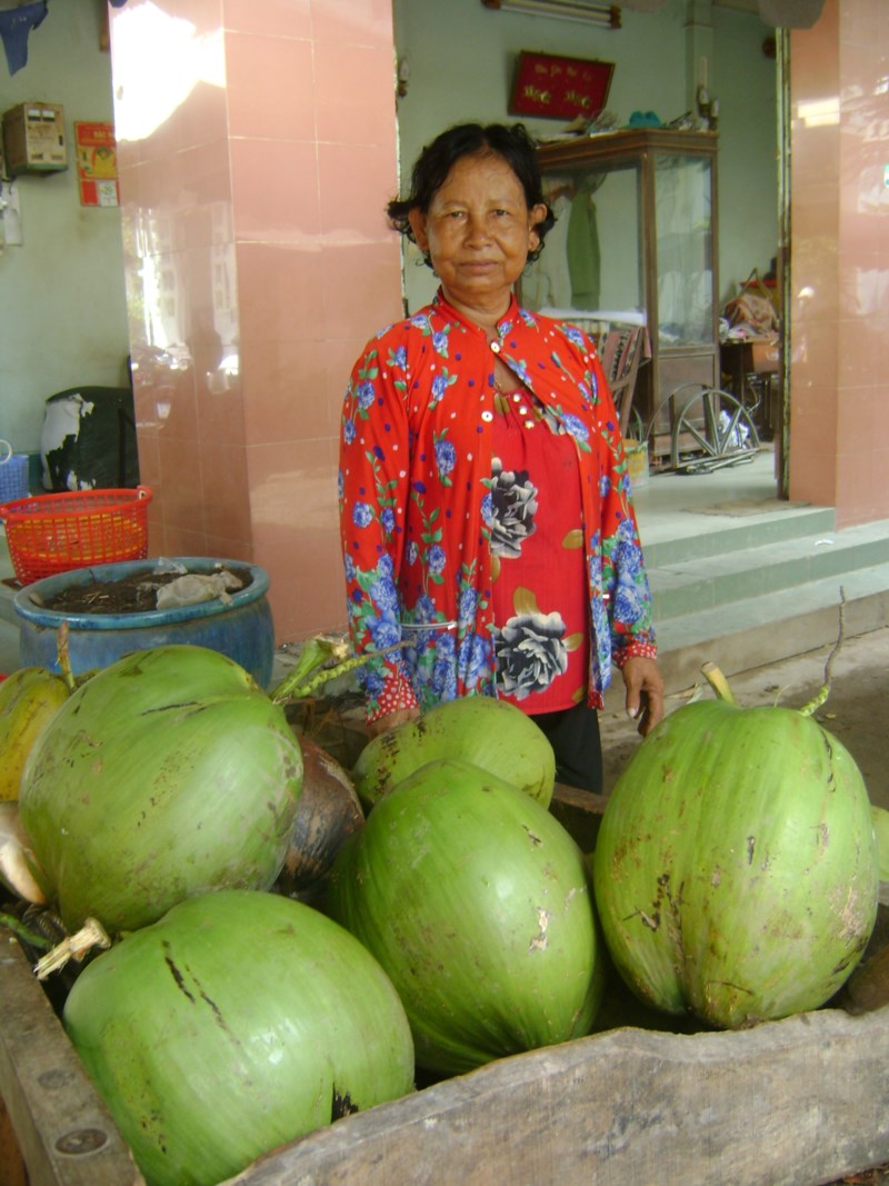 Phát Sốt Với Những Trái Dừa To Như...Cái Lu