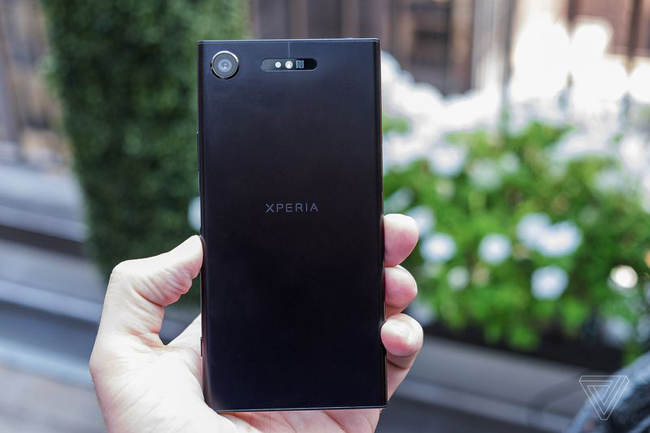 tren tay sony xperia xz1, van mai mot thiet ke hinh anh 1