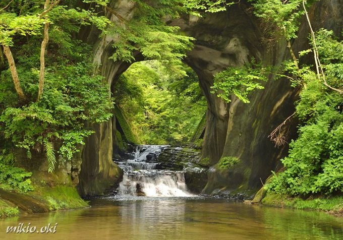 Khám phá khe suối đẹp như chốn thần tiên ở Nhật
